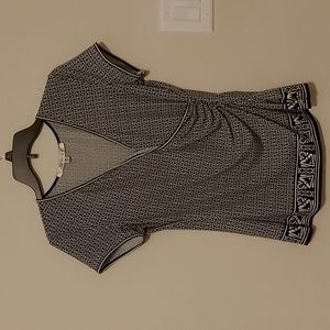 Women's top. Black and White. Size M